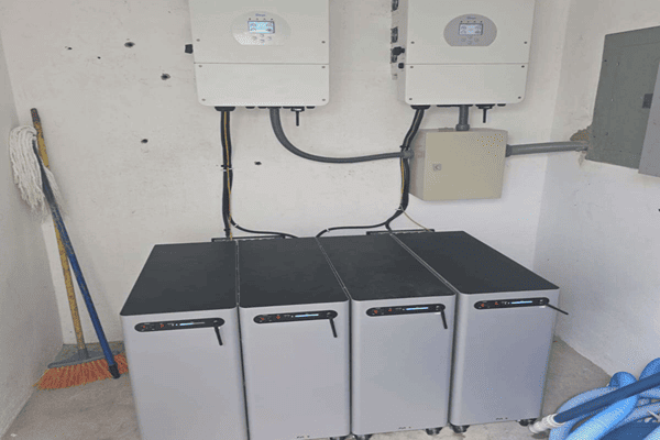 4 Pytes V15 batteries paired with 2 Deye inverters in the Dominican Republic